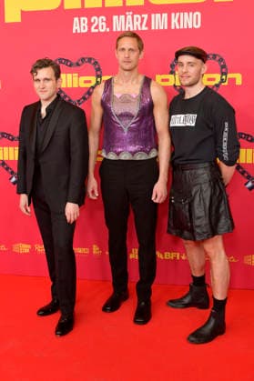 Harry Melling, Alexander Skarsgard und Harry Lighton bei der Premiere des Kinofilms Pillion im Kino International. Berlin, 20.03.2026