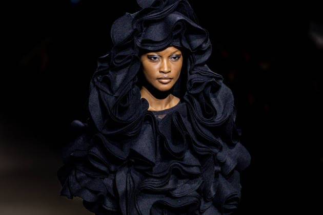 Angel Schlessers fashion show at Mercedes Benz Fashion Week A model during an Angel Schlessers fashion show on the occasion of the Mercedes Benz Fashion Week, March 21, 2026, in Madrid Spain Angel Schlessers fashion show is part of the Mercedes Benz Fashion Week Madrid, the main Spanish fashion show organized by IFEMA, which brings together established firms and new talents The brand, historical hallmark of Spanish fashion, stands out for its minimalism and refined tailoring MARCH 21, 2026 FASHION Madrid Madrid Madrid Spain  Copyright: xRicardoxRubiox 7384506