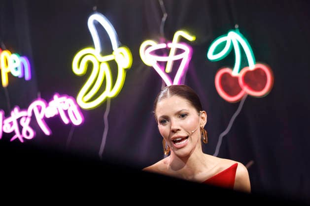 Moderatorin Victoria Swarovski bei der dritten Tanzshow der 19. Staffel der RTL-Tanzshow Lets Dance im Coloneum. Köln, 20.03.2026 NRW Deutschland Copyright: xChristophxHardtx