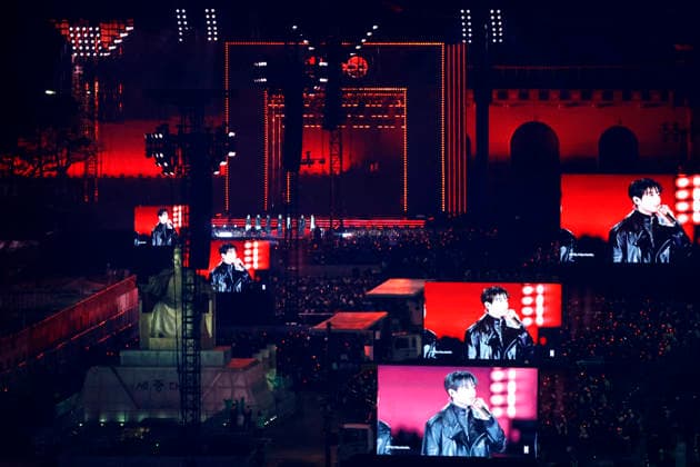 BTS Performs ARIRANG Comeback Concert at Gwanghwamun Square South Korean K-pop group BTS performing BTS THE COMEBACK LIVE: ARIRANG, a free comeback concert celebrating the release of their fifth studio album, at Gwanghwamun Square in Seoul, South Korea on March 21, 2026. The concert marks the group s first full-unit comeback in four years following the completion of mandatory military service for all members. Seoul South Korea  Copyright: xMatrixxImages JungxUi-Chelx