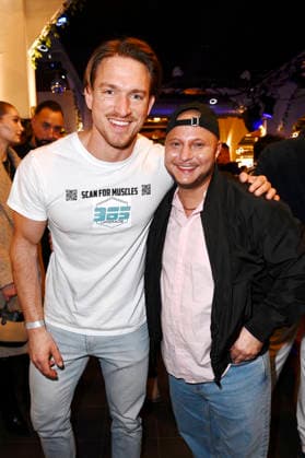 Patrick Fabian und Marcel Maurice Neue bei der Dr.Sindsen Fashion Show Ikone im Hofbräu Wirtshaus Berlin. Berlin, 20.03.2026