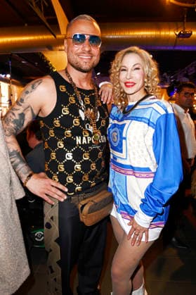 Eric Sindermann und Michelle Monballijn bei der Dr.Sindsen Fashion Show Ikone im Hofbräu Wirtshaus Berlin. Berlin, 20.03.2026