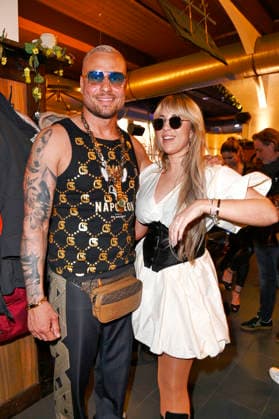 Eric Sindermann und Annemarie Eilfeld bei der Dr.Sindsen Fashion Show Ikone im Hofbräu Wirtshaus Berlin. Berlin, 20.03.2026