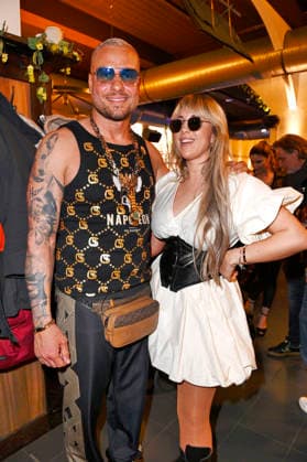 Eric Sindermann und Annemarie Eilfeld bei der Dr.Sindsen Fashion Show Ikone im Hofbräu Wirtshaus Berlin. Berlin, 20.03.2026