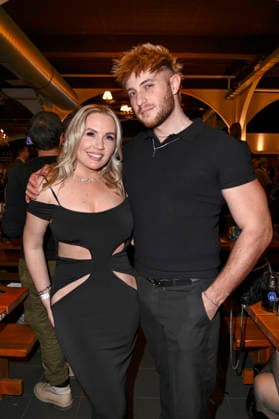 Marlisa Rudizo mit Freund William Raab bei der Dr.Sindsen Fashion Show Ikone im Hofbräu Wirtshaus Berlin. Berlin, 20.03.2026