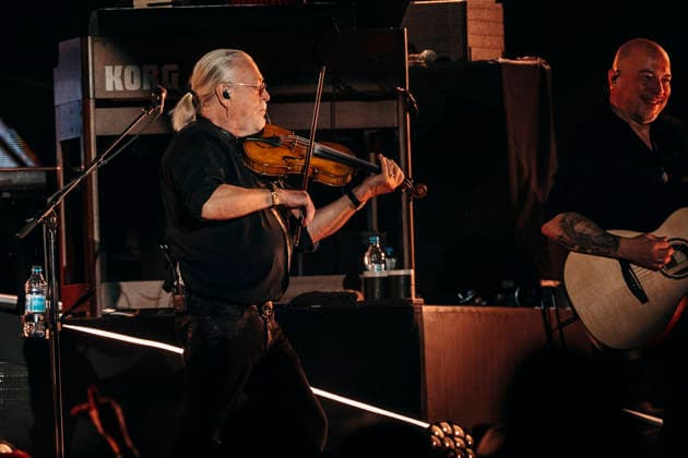 Santiano live bei einem Konzert ihrer großen Da braut sich was zusammen Arena-Tour 2026 in der Messehalle. Erfurt, 18.03.2026
