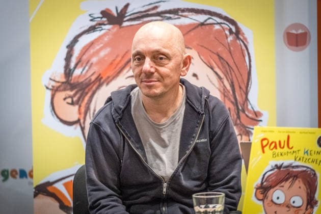 Dritter Tag der Leipziger Buchmesse 2026. Massenandrang, Lange Schlangen und lange wartezeiten bestimmten das Bild. TV Moderator Bernhard Hoecker mit seiner Frau Eva von Mühlenfels stellen ihr neues Kinderbuch vor. Leipziger Buchmesse 2026 Tag 3