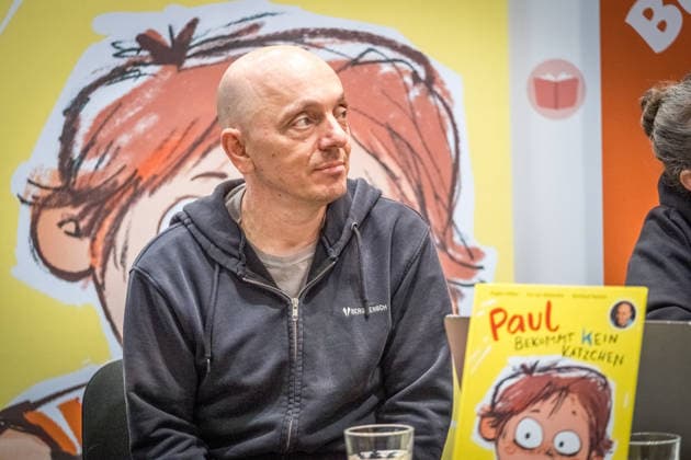 Dritter Tag der Leipziger Buchmesse 2026. Massenandrang, Lange Schlangen und lange wartezeiten bestimmten das Bild. TV Moderator Bernhard Hoecker mit seiner Frau Eva von Mühlenfels stellen ihr neues Kinderbuch vor. Leipziger Buchmesse 2026 Tag 3