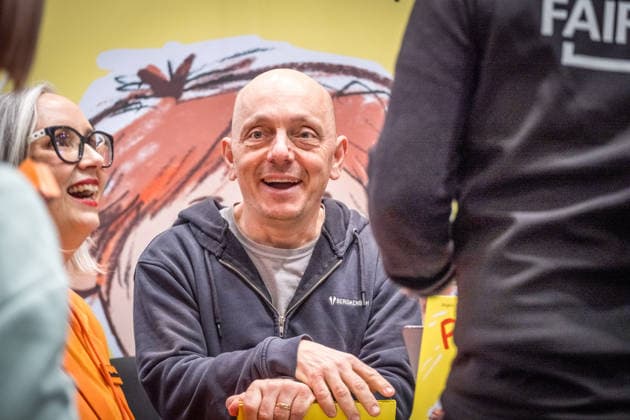 Dritter Tag der Leipziger Buchmesse 2026. Massenandrang, Lange Schlangen und lange wartezeiten bestimmten das Bild. TV Moderator Bernhard Hoecker mit seiner Frau Eva von Mühlenfels stellen ihr neues Kinderbuch vor. Leipziger Buchmesse 2026 Tag 3