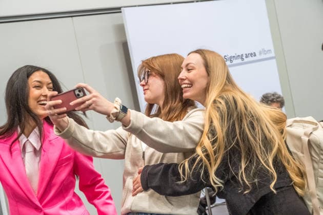 Dritter Tag der Leipziger Buchmesse 2026. Massenandrang, Lange Schlangen und lange wartezeiten bestimmten das Bild. TV Moderatorin und Model Rebecca Mir (ex-Germanys Next Topmodel) Leipziger Buchmesse 2026 Tag 3