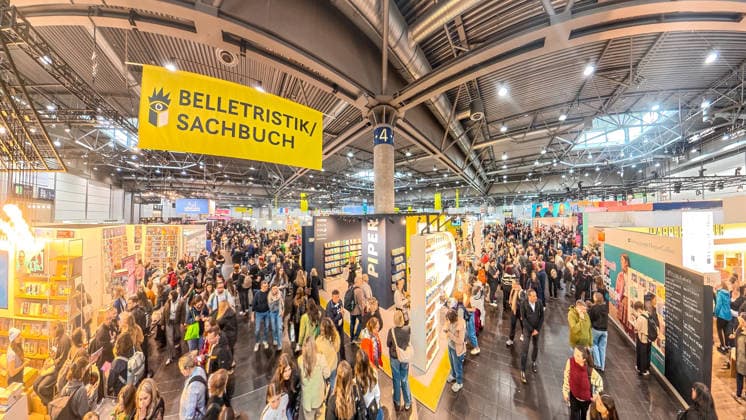 RECORD DATE NOT STATED Massenandrang am dritten Messetag auf der Leipziger Buchmesse 2026. Lange Schlange, lange wartezeiten und volle Messehallen bestimmten das bild. Leipziger Buchmesse 2026 Tag 3