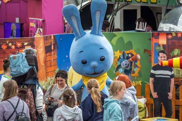 Dritter Tag der Leipziger Buchmesse 2026. Massenandrang, Lange Schlangen und lange wartezeiten bestimmten das Bild. Hier Kikaninchen vom Kinderkanal Leipziger Buchmesse 2026 Tag 3