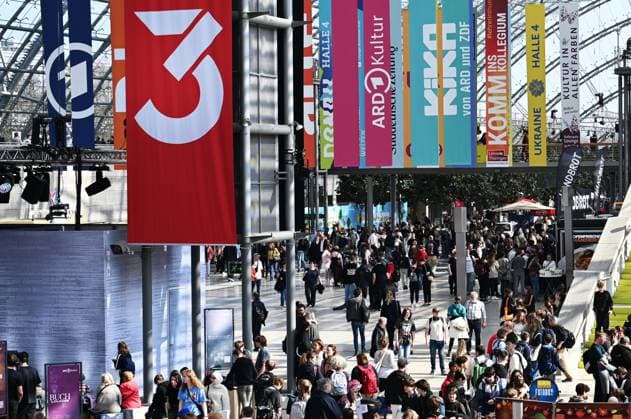 Leipziger Buchmesse, Book Fair Leipzig, Sachsen - vom 19.03. bis 22.03.2026. Glashalle und Talk-Showbühne von ARD, ZDF und 3sat