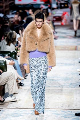Parade of Lola Casademunt by Maite at Mercedes Benz Fashion Week Parade of Lola Casademunt by Maite on the occasion of the Mercedes Benz Fashion Week, March 21, 2026, in Madrid Spain Lola Casademunt by Maite is a firm recognized for its daring style with a very marked identity Her parade is part of the Mercedes Benz Fashion Week Madrid, main Spanish fashion show organized by IFEMA, which brings together established firms and new talents 21 MARCH 2026 FASHION MODEL MBFW MODEL DESIGNER SHOW A Pé Madrid Madrid Spain  Copyright: xA.xPÃ rezxMecax 7386032