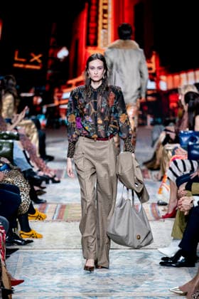 Parade of Lola Casademunt by Maite at Mercedes Benz Fashion Week Parade of Lola Casademunt by Maite on the occasion of the Mercedes Benz Fashion Week, March 21, 2026, in Madrid Spain Lola Casademunt by Maite is a firm recognized for its daring style with a very marked identity Her parade is part of the Mercedes Benz Fashion Week Madrid, main Spanish fashion show organized by IFEMA, which brings together established firms and new talents 21 MARCH 2026 FASHION MODEL MBFW MODEL DESIGNER SHOW A Pé Madrid Madrid Spain  Copyright: xA.xPÃ rezxMecax 7386047