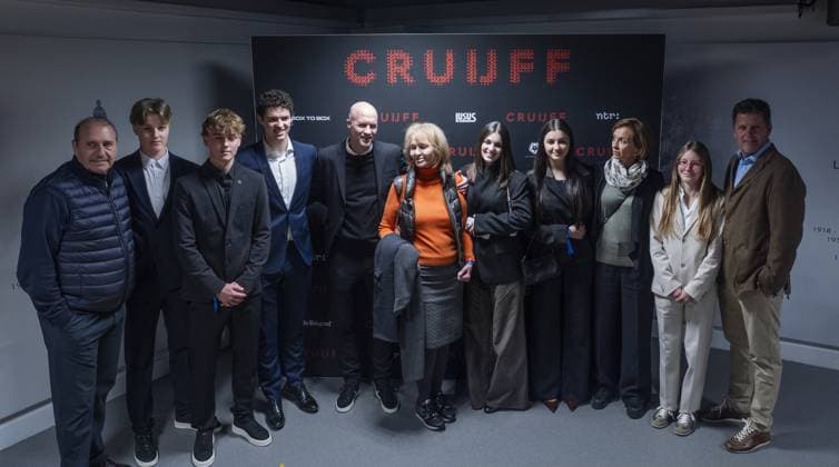 AMSTERDAM - Jordi and Danny Cruijff and family prior to the world premiere of the four-part documentary Cruijff in the Johan Cruijff ArenA. JEROEN JUMELET ANP netherlands out - belgium out  Copyright: xx x554015593x originalFilename: 554015593.jpg