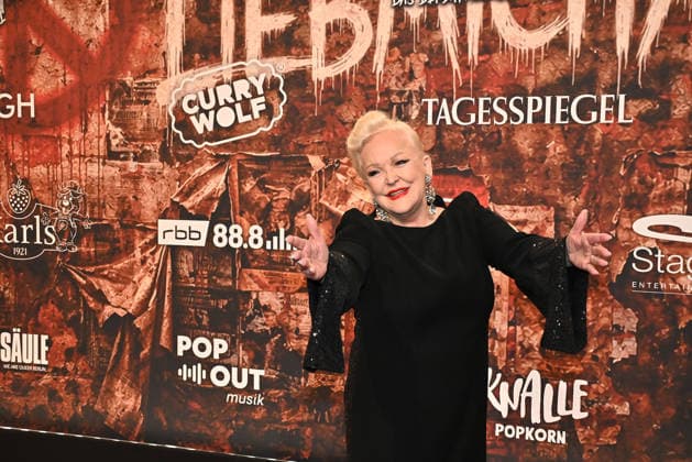 Angelika Milster bei der -Wir sind am Leben- Musical Premiere im Theater des Westens am 21.03.2026 in Berlin Wir Sind Am Leben Musical Premiere in Berlin
