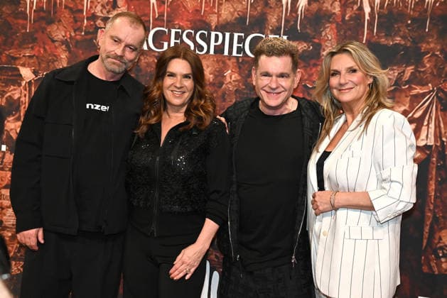 Ulf-Leo Sommer, Katarina Witt, Peter Plate und Kim Fisher bei der -Wir sind am Leben- Musical Premiere im Theater des Westens am 21.03.2026 in Berlin Wir Sind Am Leben Musical Premiere in Berlin