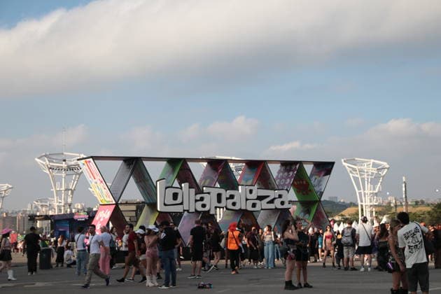 SaO PAULO, SP - 21.03.2026: LOLLAPALOOZA BRASIL 2026 - Arrival of the public at Lollapalooza 2026 at the end of the afternoon this Saturday (21), at the Interlagos racetrack, in the south of Sao Paulo. x2909407x  AngÃ licaxAlves