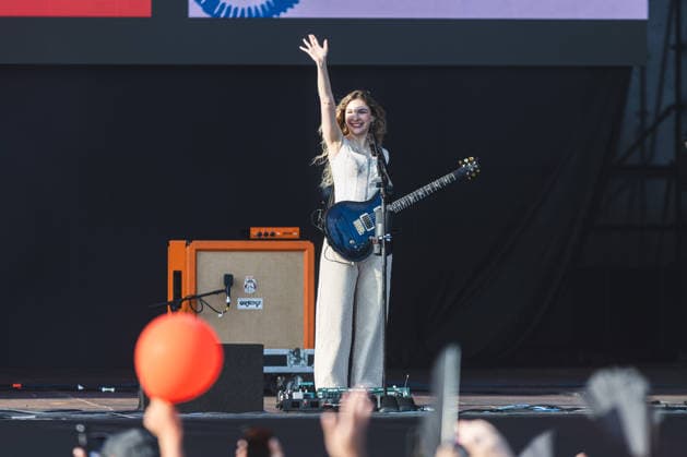 SaO PAULO, SP - 21.03.2026: LOLLAPALOOZA BRASIL 2026 - The group The Warning, formed by Alejandra Villarreal VÃ lez (bass), Daniela Villareal (guitar and vocals) and Paulina Villarreal (drums) performs on the Flying Fish Stage this Saturday afternoon (21) at Lollapalooza Brasil 2026 held at the Interlagos Racetrack in Sao Paulo. x2909644x  YurixMurakami