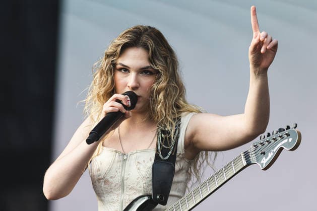SaO PAULO, SP - 21.03.2026: LOLLAPALOOZA BRASIL 2026 - The group The Warning, formed by Alejandra Villarreal VÃ lez (bass), Daniela Villareal (guitar and vocals) and Paulina Villarreal (drums) performs on the Flying Fish Stage this Saturday afternoon (21) at Lollapalooza Brasil 2026 held at the Interlagos Racetrack in Sao Paulo. x2909645x  YurixMurakami