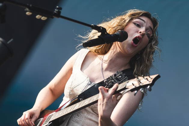 SaO PAULO, SP - 21.03.2026: LOLLAPALOOZA BRASIL 2026 - The group The Warning, formed by Alejandra Villarreal VÃ lez (bass), Daniela Villareal (guitar and vocals) and Paulina Villarreal (drums) performs on the Flying Fish Stage this Saturday afternoon (21) at Lollapalooza Brasil 2026 held at the Interlagos Racetrack in Sao Paulo. x2909650x  YurixMurakami