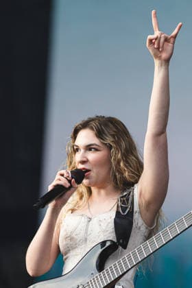 SaO PAULO, SP - 21.03.2026: LOLLAPALOOZA BRASIL 2026 - The group The Warning, formed by Alejandra Villarreal VÃ lez (bass), Daniela Villareal (guitar and vocals) and Paulina Villarreal (drums) performs on the Flying Fish Stage this Saturday afternoon (21) at Lollapalooza Brasil 2026 held at the Interlagos Racetrack in Sao Paulo. x2909660x  YurixMurakami