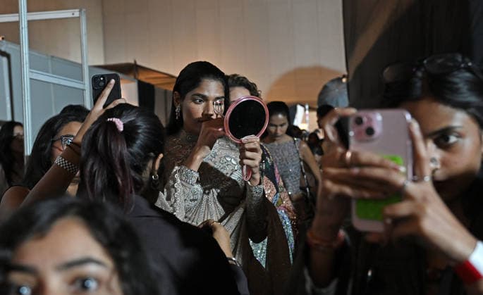March 21, 2026, Mumbai, Maharashtra, India: A model does make up on her eye at the backstage before the show at the Lakme Fashion Week (LFW) in Mumbai. Mumbai India - ZUMAs197 20260321_aaa_s197_100 Copyright: xAshishxVaishnavx