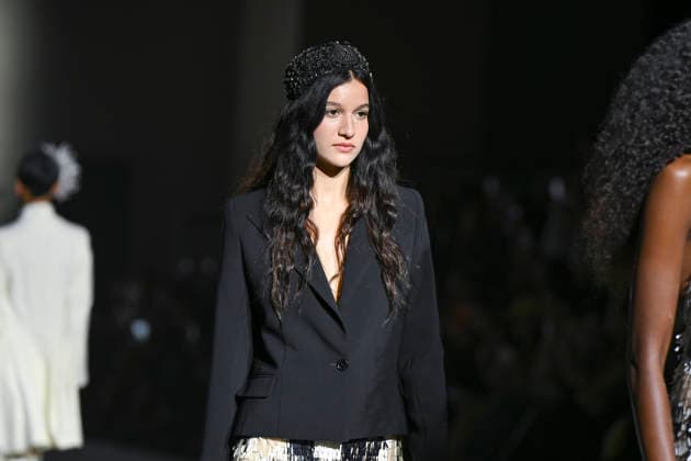 February 28, 2026, Madrid, Spain: A model walks the runway wearing a design by Menchen Tomas during Mercedes-Benz Fashion Week de Madrid in IFEMA. Madrid Spain  - ZUMAs197 20260228_aaa_s197_2892 Copyright: xAtilanoxGarciax