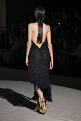 Menchen Tomas - Mercedes-Benz Fashion Week Madrid, Spain - 21 Mar 2026 A model walks the runway wearing a design by Menchen Tomas during Mercedes-Benz Fashion Week de Madrid in IFEMA. Madrid Spain Copyright: xAtilanoxGarciax xSOPAxImagesx photos09884