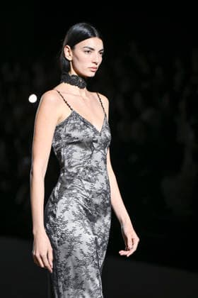 Menchen Tomas - Mercedes-Benz Fashion Week Madrid, Spain - 21 Mar 2026 A model walks the runway wearing a design by Menchen Tomas during Mercedes-Benz Fashion Week de Madrid in IFEMA. Madrid Spain Copyright: xAtilanoxGarciax xSOPAxImagesx photos09889