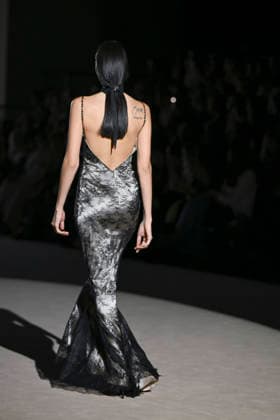 Menchen Tomas - Mercedes-Benz Fashion Week Madrid, Spain - 21 Mar 2026 A model walks the runway wearing a design by Menchen Tomas during Mercedes-Benz Fashion Week de Madrid in IFEMA. Madrid Spain Copyright: xAtilanoxGarciax xSOPAxImagesx photos09890