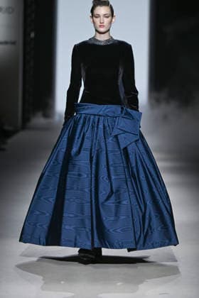 Menchen Tomas - Mercedes-Benz Fashion Week Madrid, Spain - 21 Mar 2026 A model walks the runway wearing a design by Menchen Tomas during Mercedes-Benz Fashion Week de Madrid in IFEMA. Madrid Spain Copyright: xAtilanoxGarciax xSOPAxImagesx photos09904