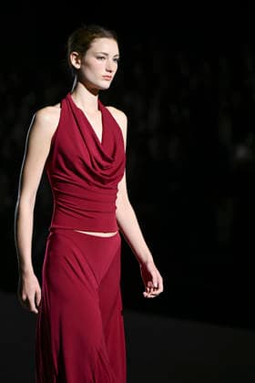 Menchen Tomas - Mercedes-Benz Fashion Week Madrid, Spain - 21 Mar 2026 A model walks the runway wearing a design by Menchen Tomas during Mercedes-Benz Fashion Week de Madrid in IFEMA. Madrid Spain Copyright: xAtilanoxGarciax xSOPAxImagesx photos09858
