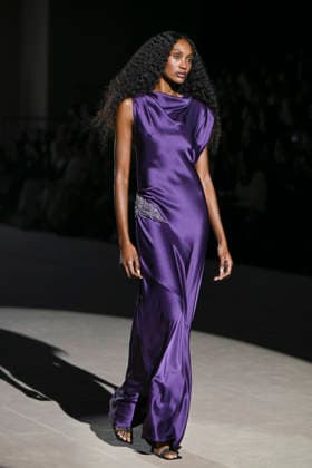 Menchen Tomas - Mercedes-Benz Fashion Week Madrid, Spain - 21 Mar 2026 A model walks the runway wearing a design by Menchen Tomas during Mercedes-Benz Fashion Week de Madrid in IFEMA. Madrid Spain Copyright: xAtilanoxGarciax xSOPAxImagesx photos09860