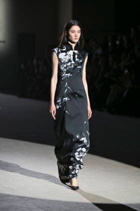 February 28, 2026, Madrid, Spain: A model walks the runway wearing a design by Menchen Tomas during Mercedes-Benz Fashion Week de Madrid in IFEMA. Madrid Spain  - ZUMAs197 20260228_aaa_s197_2916 Copyright: xAtilanoxGarciax