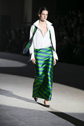 February 28, 2026, Madrid, Spain: A model walks the runway wearing a design by Menchen Tomas during Mercedes-Benz Fashion Week de Madrid in IFEMA. Madrid Spain  - ZUMAs197 20260228_aaa_s197_2918 Copyright: xAtilanoxGarciax