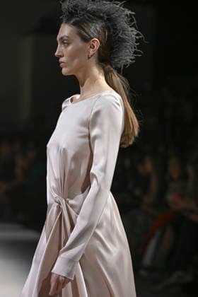 Fely Campo - Mercedes-Benz Fashion Week Madrid, Spain - 21Mar 2026 A model walks the runway wearing a design by Fely Campo during Mercedes-Benz Fashion Week de Madrid in IFEMA. Madrid Spain Copyright: xAtilanoxGarciax xSOPAxImagesx photos09956