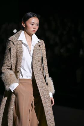 February 28, 2026, Madrid, Spain: A model walks the runway wearing a design by Menchen Tomas during Mercedes-Benz Fashion Week de Madrid in IFEMA. Madrid Spain - ZUMAs197 20260228_aaa_s197_2935 Copyright: xAtilanoxGarciax