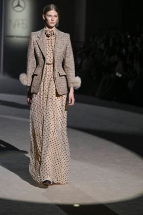 February 28, 2026, Madrid, Spain: A model walks the runway wearing a design by Menchen Tomas during Mercedes-Benz Fashion Week de Madrid in IFEMA. Madrid Spain - ZUMAs197 20260228_aaa_s197_2937 Copyright: xAtilanoxGarciax