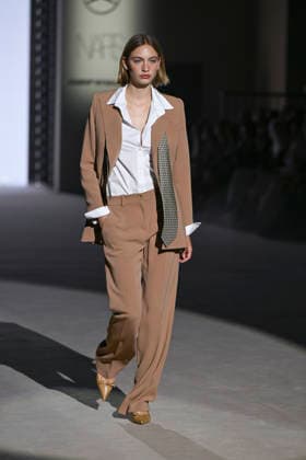 February 28, 2026, Madrid, Spain: A model walks the runway wearing a design by Menchen Tomas during Mercedes-Benz Fashion Week de Madrid in IFEMA. Madrid Spain - ZUMAs197 20260228_aaa_s197_2952 Copyright: xAtilanoxGarciax