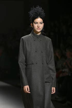 Fely Campo - Mercedes-Benz Fashion Week Madrid, Spain - 21Mar 2026 A model walks the runway wearing a design by Fely Campo during Mercedes-Benz Fashion Week de Madrid in IFEMA. Madrid Spain Copyright: xAtilanoxGarciax xSOPAxImagesx photos09919