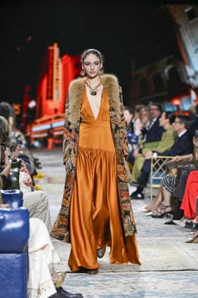 Lola Casademunt - Mercedes-Benz Fashion Week Madrid, Spain - 21 Mar 2026 A model walks the runway wearing a design by Lola Casademunt during Mercedes-Benz Fashion Week de Madrid in IFEMA. Madrid Spain Copyright: xAtilanoxGarciax xSOPAxImagesx photos10135
