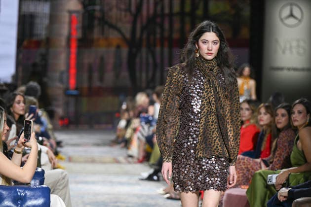 Lola Casademunt - Mercedes-Benz Fashion Week Madrid, Spain - 21 Mar 2026 A model walks the runway wearing a design by Lola Casademunt during Mercedes-Benz Fashion Week de Madrid in IFEMA. Madrid Spain Copyright: xAtilanoxGarciax xSOPAxImagesx photos10116