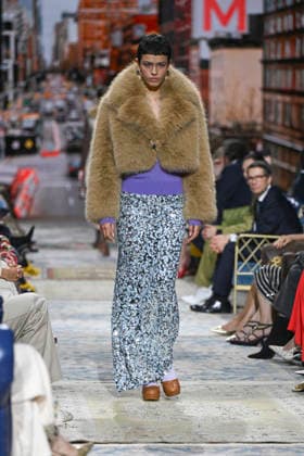 Lola Casademunt - Mercedes-Benz Fashion Week Madrid, Spain - 21 Mar 2026 A model walks the runway wearing a design by Lola Casademunt during Mercedes-Benz Fashion Week de Madrid in IFEMA. Madrid Spain Copyright: xAtilanoxGarciax xSOPAxImagesx photos10096