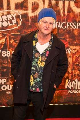 abb Detlev Buck Regisseur blaue Muetze zu Gast auf der Deutschland Premiere von Wir sind am Leben das Berlin Musical im Theater des Westens am Samstag 21.03.2026 Berlin Deutschland