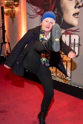 abb Detlev Buck Regisseur blaue Muetze zu Gast auf der Deutschland Premiere von Wir sind am Leben das Berlin Musical im Theater des Westens am Samstag 21.03.2026 Berlin Deutschland