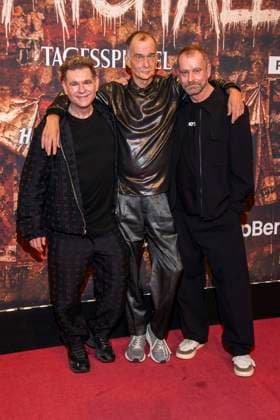 abb Peter Plate, Georg Uecker und Ulf Leo Sommer zu Gast auf der Deutschland Premiere von Wir sind am Leben das Berlin Musical im Theater des Westens am Samstag 21.03.2026 Berlin Deutschland