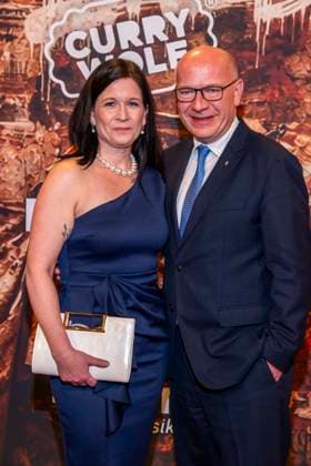 abb Katharina Guenther - Wuensch und Kai Wegner Berliner Buergermeister zu Gast auf der Deutschland Premiere von Wir sind am Leben das Berlin Musical im Theater des Westens am Samstag 21.03.2026 Berlin Deutschland