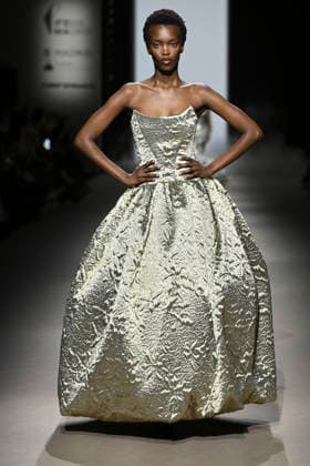 Yolancris - Mercedes-Benz Fashion Week Madrid, Spain - 21 Mar 2026 A model walks the runway wearing a design by Yolancris during Mercedes-Benz Fashion Week de Madrid in IFEMA. Madrid Spain Copyright: xAtilanoxGarciax xSOPAxImagesx photos10075